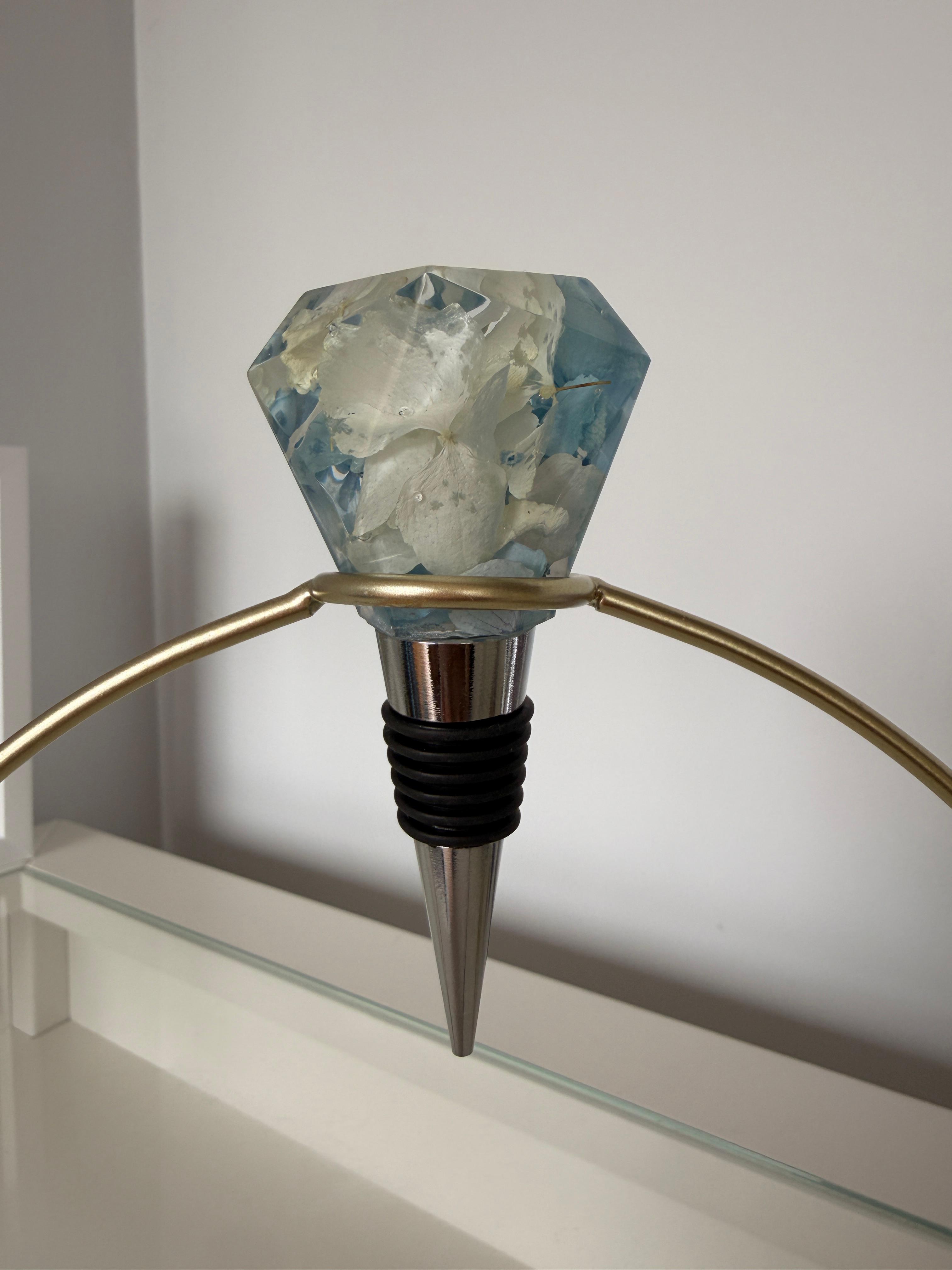 Resin wine bottle stopper with preserved florals
